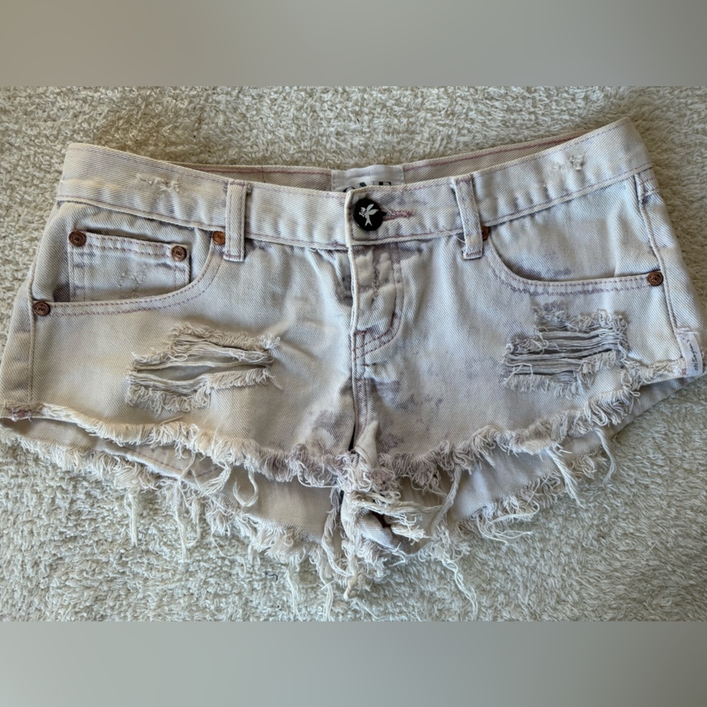 One Teaspoon low rise Denim Shorts size 26